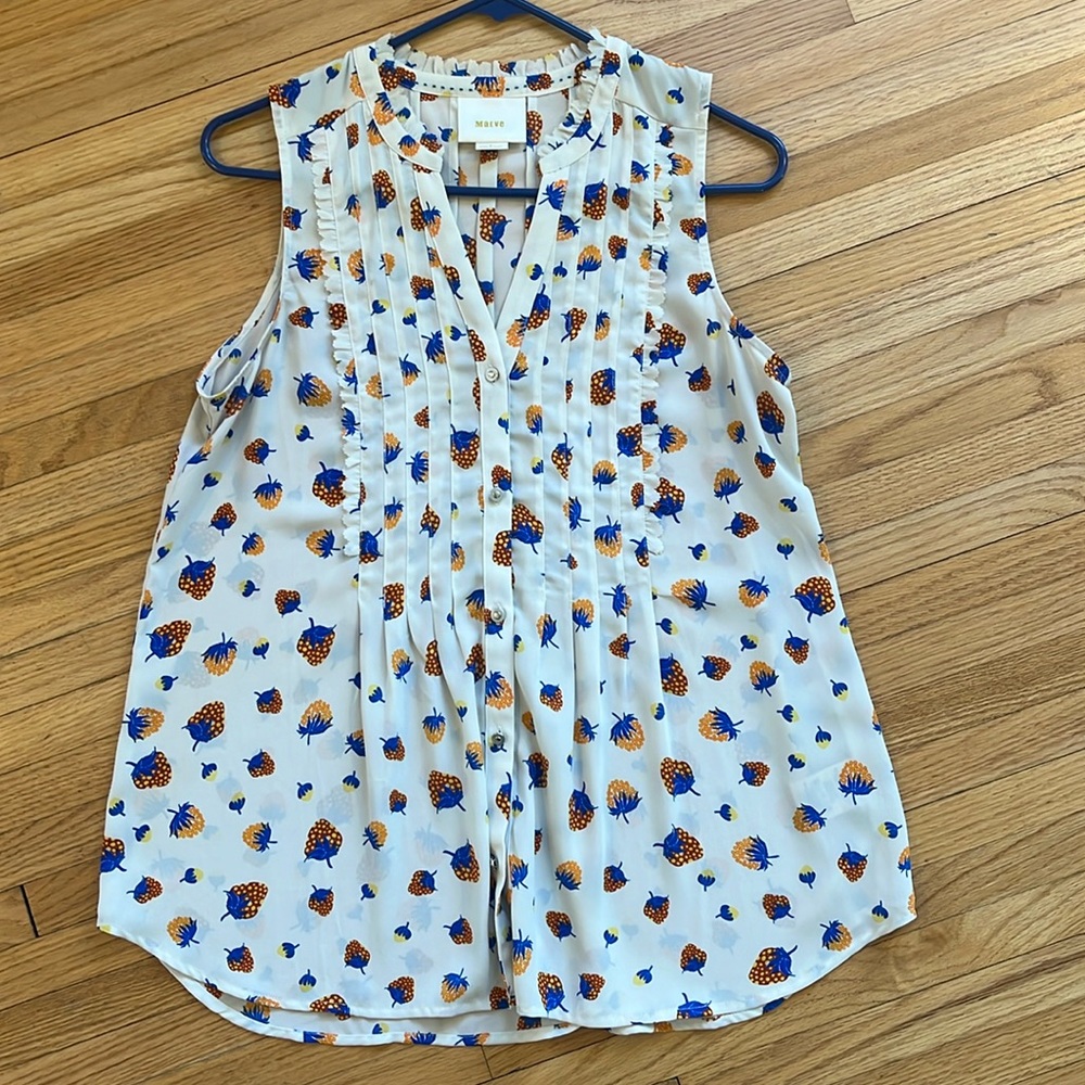 Cream strawberry detail Maeve tank top blouse from Anthropologie - Picture 1 of 4
